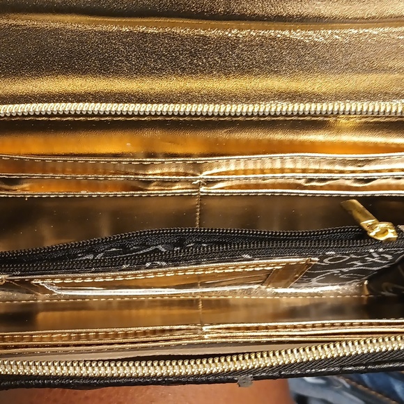 Betsy Johnson Crossbody/Clutch - Picture 4 of 10